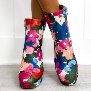 Floral Women's Ankle Boots"Hey Girl"